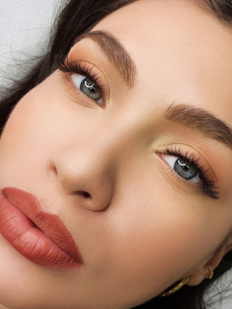 curs perfectionare extensii de gene fir cu fir 1D 2D 3D 6D-12D wet lashes KimK Wispy